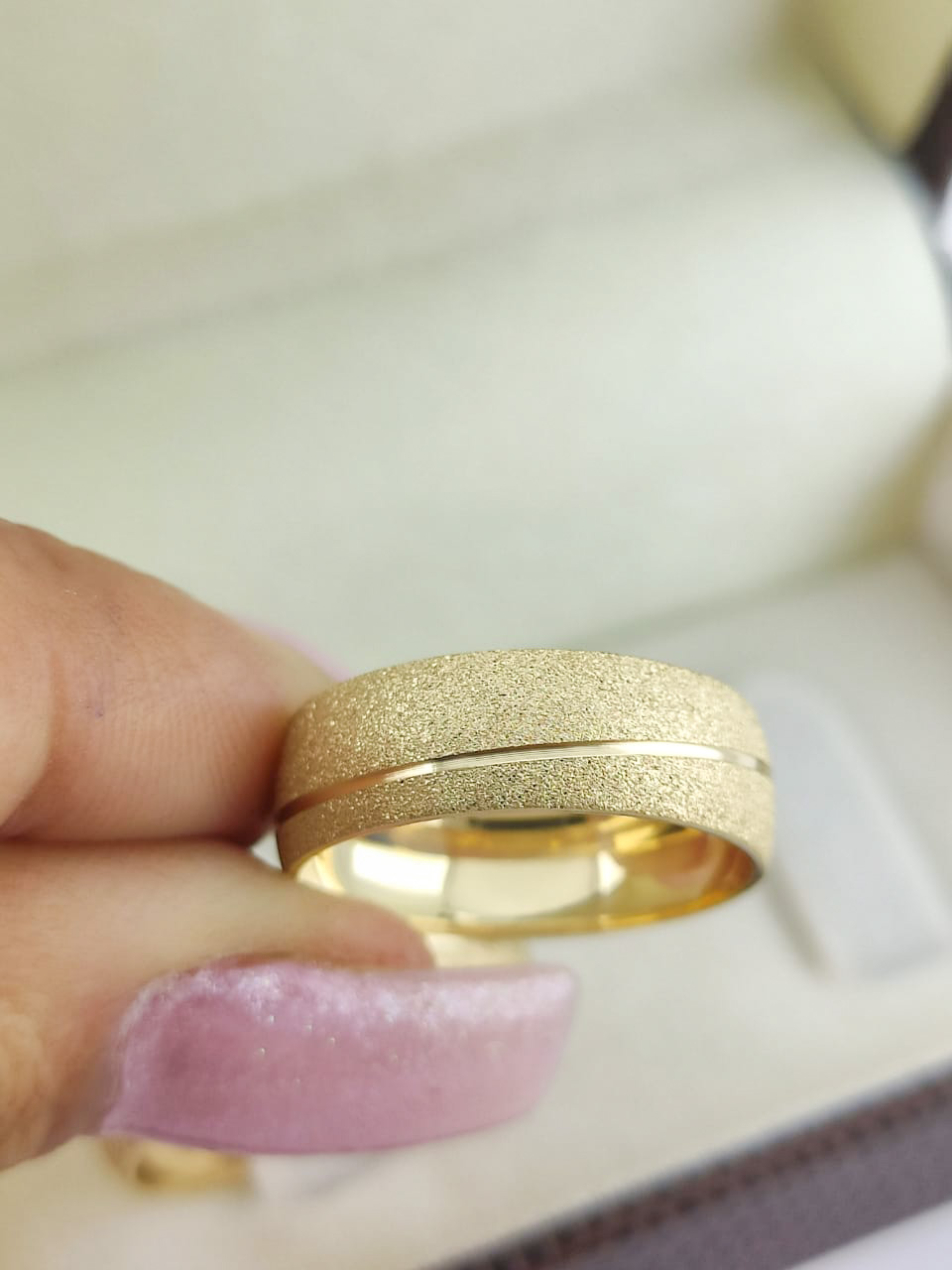 Par de Alianças detalhe fosco diamantado 6mm Al027 - Imagem 4