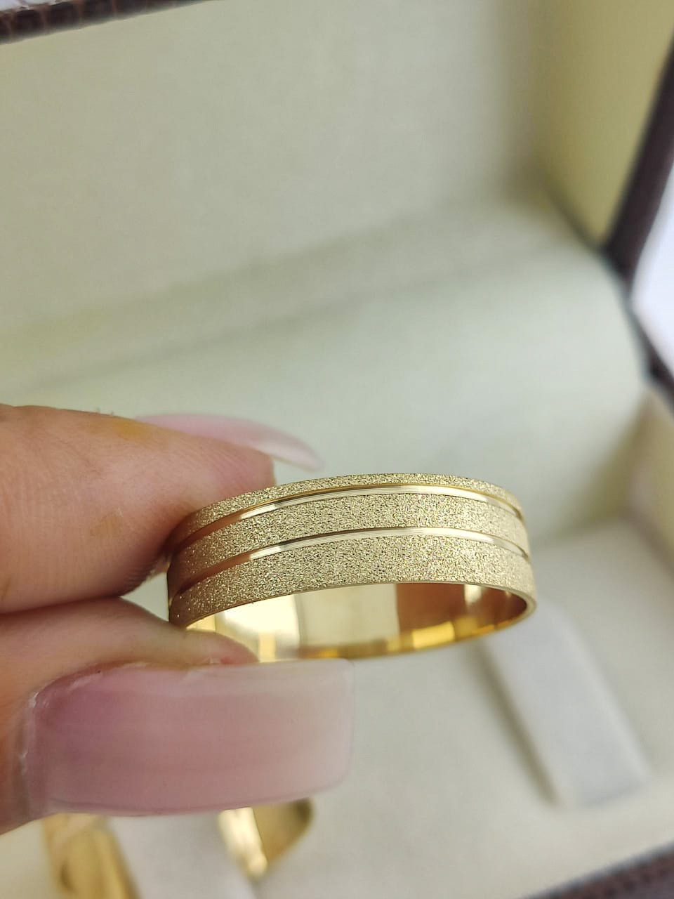 Par de Alianças Reta com detalhes fosco 6mm AL083 - Imagem 2