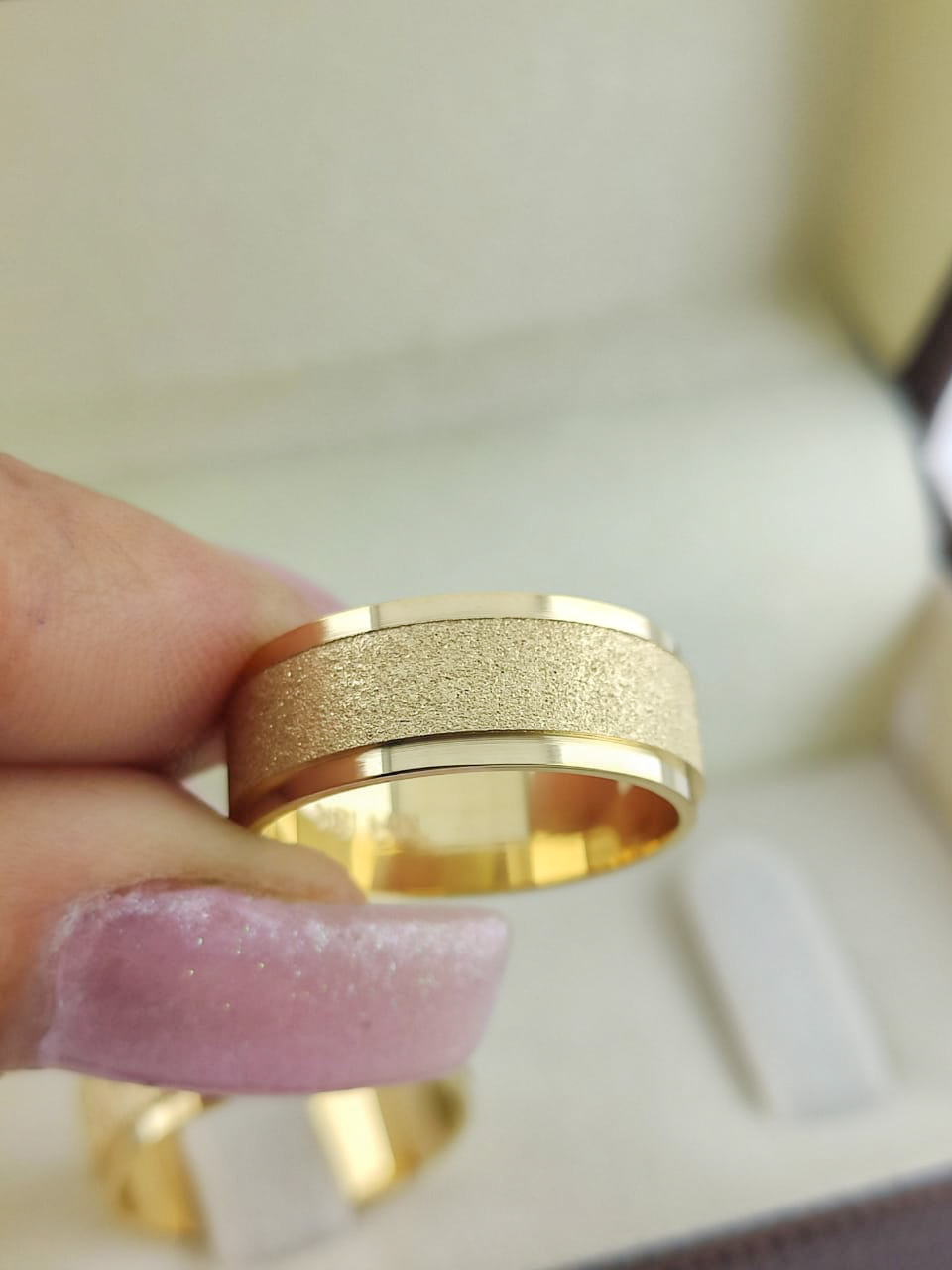 Par de Alianças Reta com detalhes fosco 7mm AL105 - Imagem 2