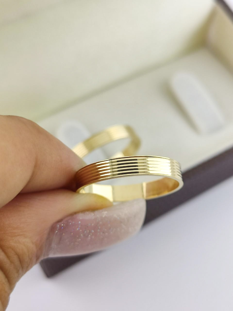 Par de Alianças Reta desenhada 3mm AL041 - Imagem 3