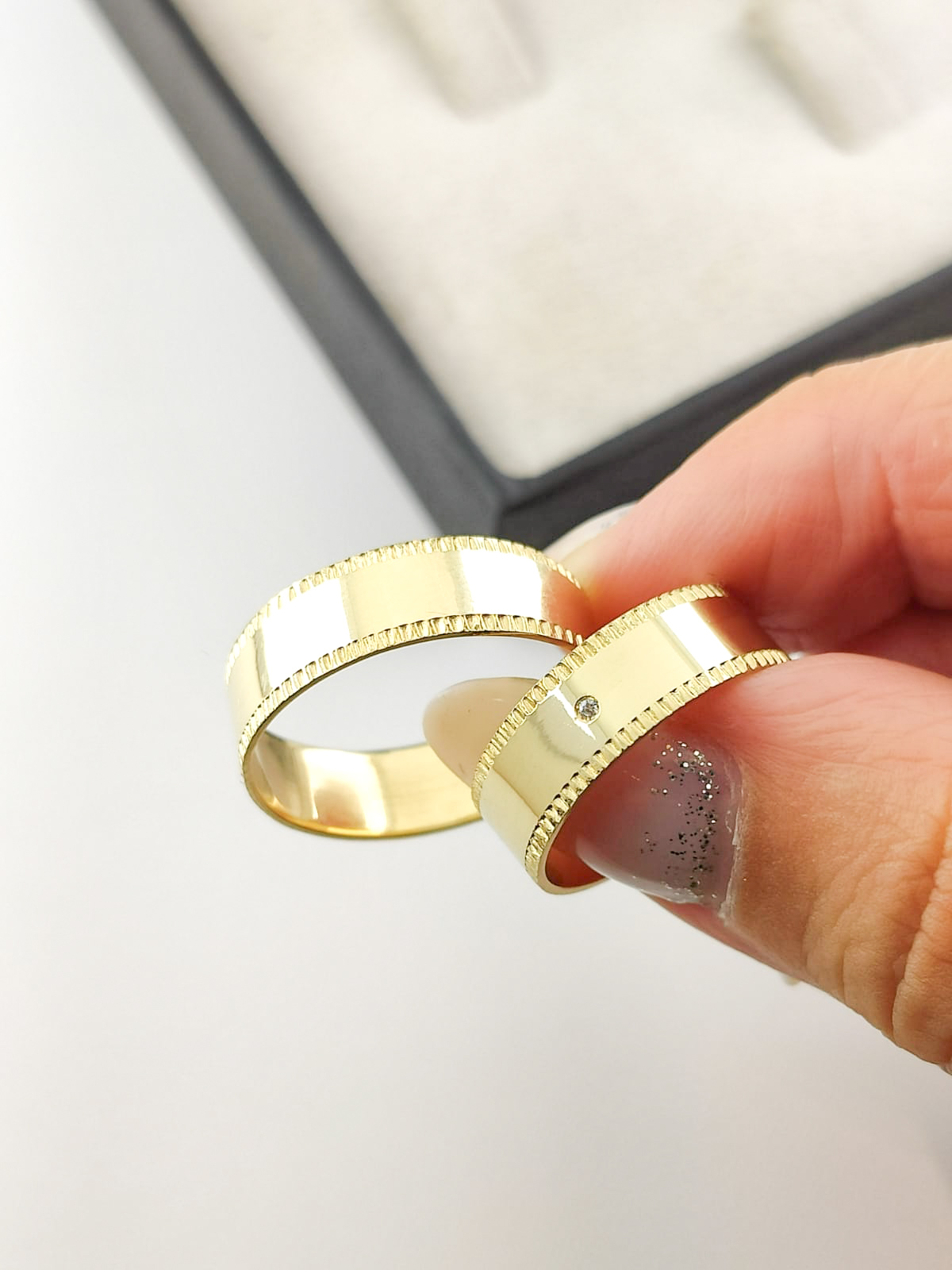 Par de Alianças Reta recartilhada 6mm AL090 - Imagem 3