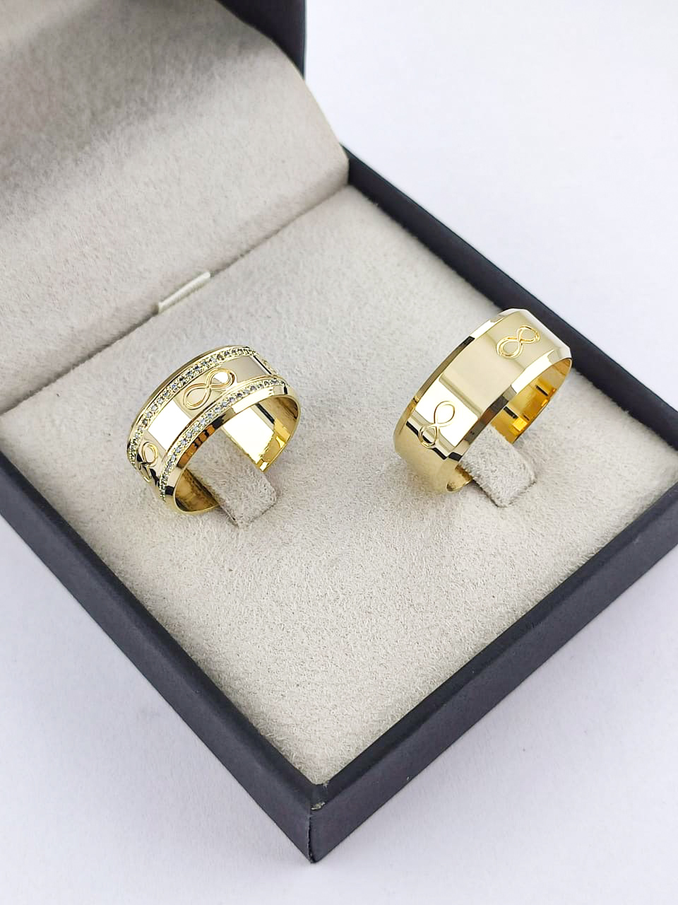 Par de Alianças Reta chanfrada com pedras e infinito 8mm AL164 - Imagem 3